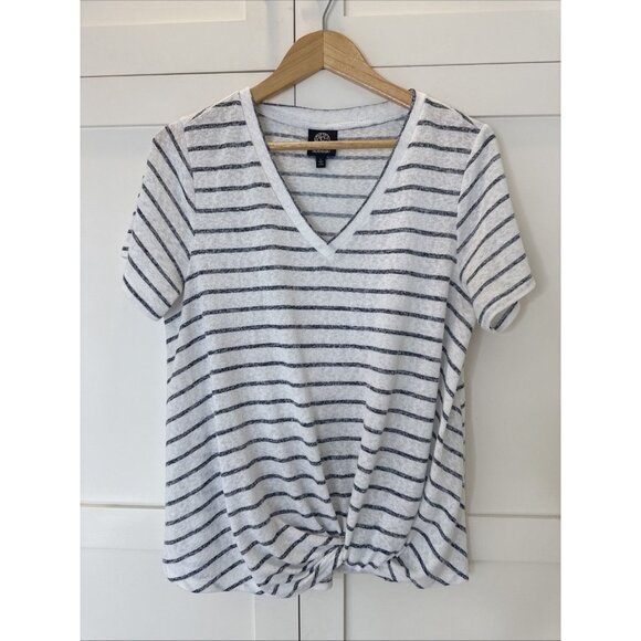Bobeau Women’s top Size: Large Blue & White Stripes - Picture 1 of 10
